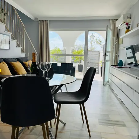 Casa Silvia - Dom W Kompleksie Hotelowym Марбелья